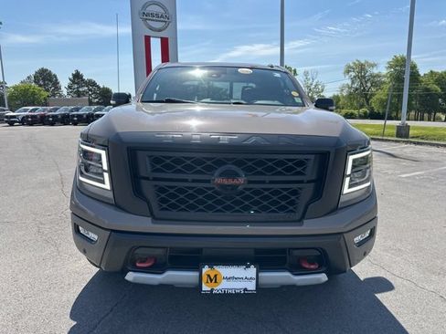Used 2021 Nissan Titan PRO-4X w/ Pro-4x Convenience Package AWD/4WD image 9