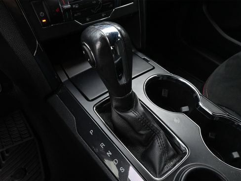 Used 2019 Ford Explorer XLT w/ Equipment Group 202A image 14