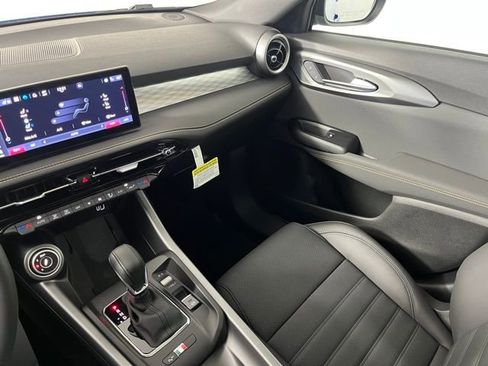 Used 2025 Alfa Romeo Tonale Veloce w/ Premium Package image 35