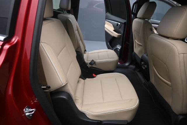 Used 2025 Buick Enclave Preferred w/ Trailering Package, 5000 lbs. AWD/4WD image 15