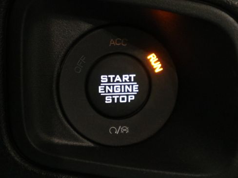 New 2025 Jeep Gladiator Sport image 32