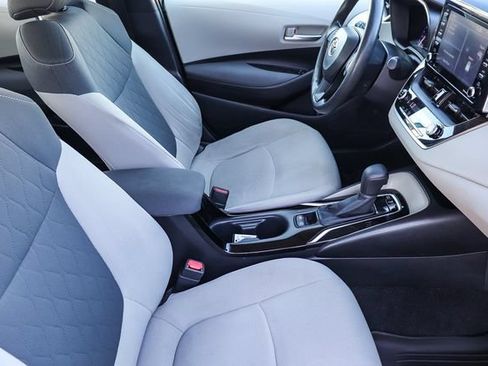Used 2021 Toyota Corolla LE FWD image 18