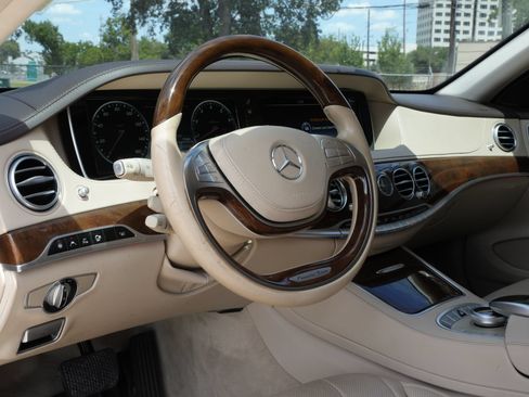 Used 2017 Mercedes-Benz S 550 Sedan image 14