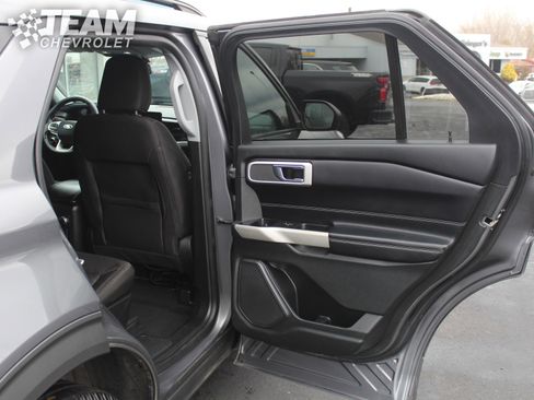 Used 2021 Ford Explorer XLT image 23