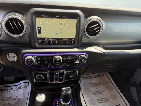 Used 2020 Jeep Gladiator Overland AWD/4WD image 16