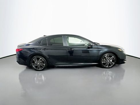 Used 2025 Toyota Camry XSE FWD image 4