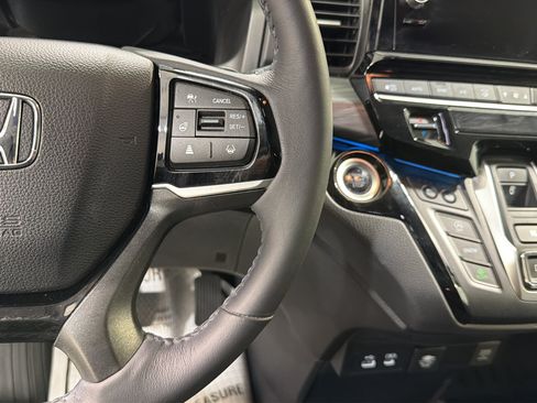 Used 2025 Honda Odyssey Elite image 14