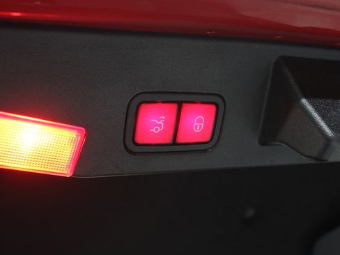 Used 2017 Mercedes-Benz SL 550 image 66