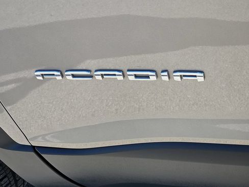 Used 2022 GMC Acadia SLE w/ Driver Convenience Package FWD image 14