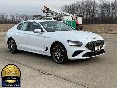 Used 2025 Genesis G70 2.5T image 3