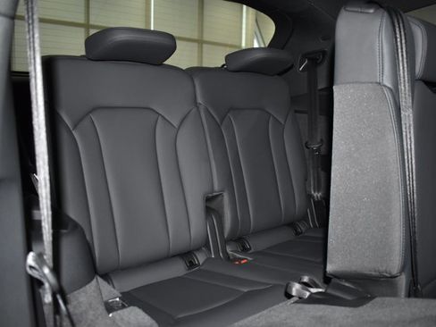 Used 2022 Audi Q7 Premium Plus w/ Premium Plus Package image 31