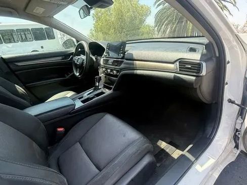 Used 2018 Honda Accord LX image 10