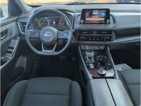 Used 2023 Nissan Rogue S image 32