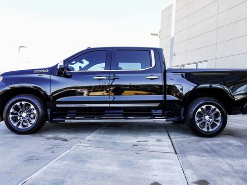 Used 2023 Chevrolet Silverado 1500 High Country w/ Z71 Off-Road Package image 8