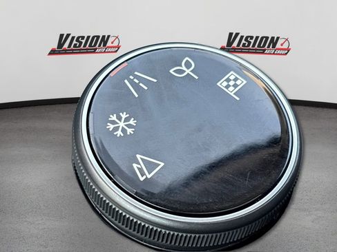 Used 2022 Nissan Rogue SV w/ SV Premium Package image 11