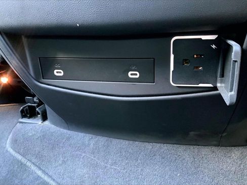 Certified 2024 Cadillac Escalade Premium Luxury image 38