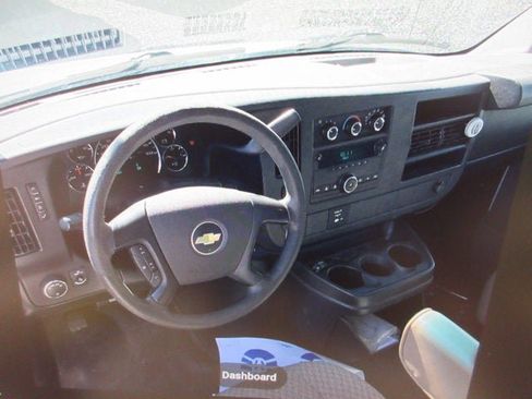 Used 2012 Chevrolet Express 3500 RWD image 7