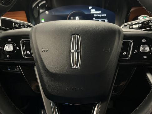 Used 2022 Lincoln Corsair Reserve w/ Equipment Group 201A AWD/4WD image 16
