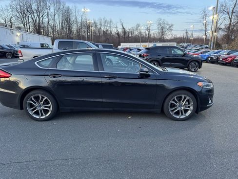 Used 2020 Ford Fusion Titanium image 2