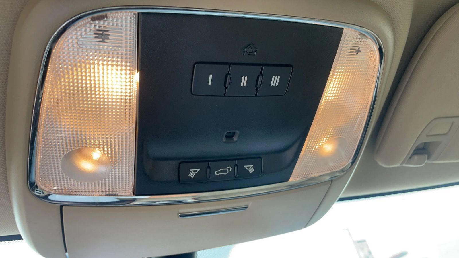 Used 2019 Jeep Grand Cherokee Limited AWD/4WD image 29