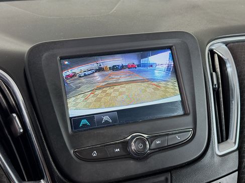 Used 2017 Chevrolet Malibu LT image 19