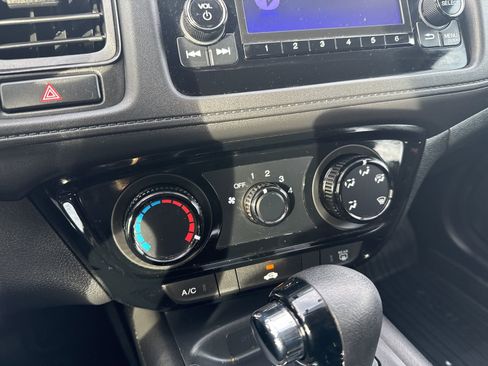 Used 2019 Honda HR-V LX image 21