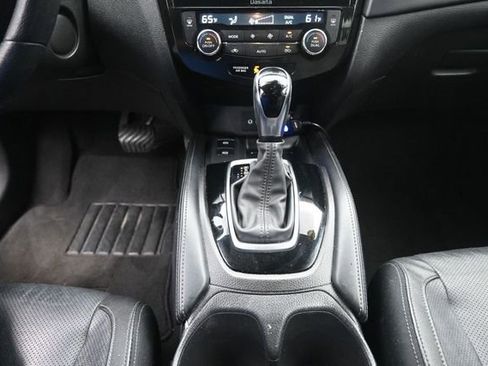 Used 2019 Nissan Rogue SL FWD image 13