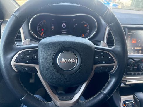 Used 2017 Jeep Grand Cherokee Limited image 15