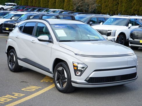 Certified 2024 Hyundai Kona SEL image 3