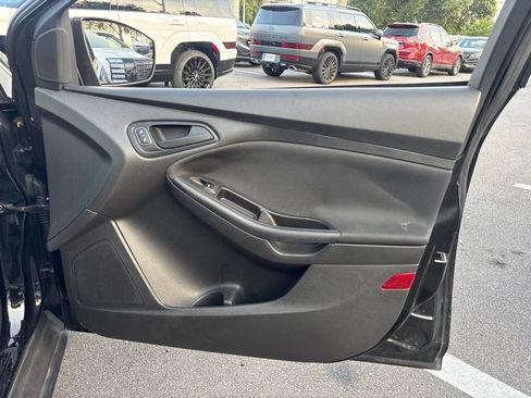 Used 2018 Ford Focus S FWD image 17