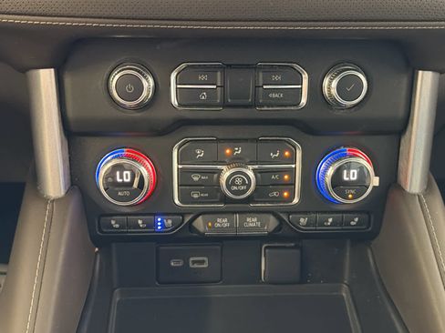 Used 2021 GMC Yukon XL SLT image 43