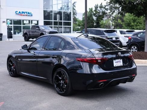 Used 2018 Alfa Romeo Giulia Ti Sport w/ Quick Order Package 22S Sport AWD/4WD image 10