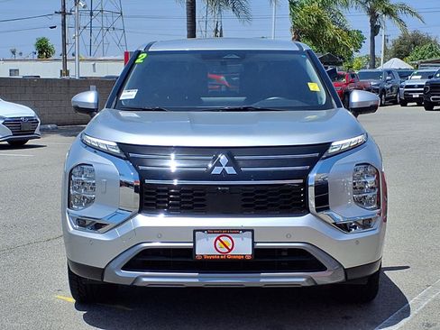 Used 2025 Mitsubishi Outlander SE AWD/4WD image 2