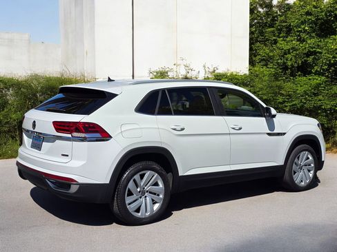 Used 2021 Volkswagen Atlas Cross Sport SE image 8