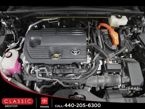 Certified 2024 Toyota Crown XLE image 22