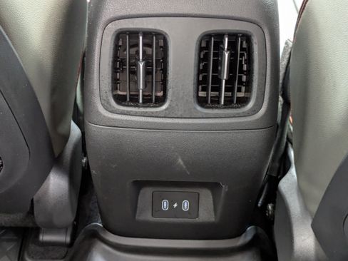 Used 2025 Hyundai Santa Cruz Limited AWD/4WD image 35
