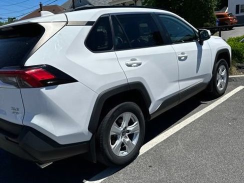 Used 2019 Toyota RAV4 XLE w/ Convenience Package AWD/4WD image 3