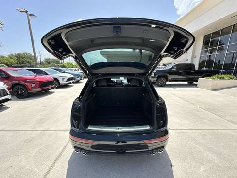 Used 2023 Audi SQ5 Prestige AWD/4WD image 32