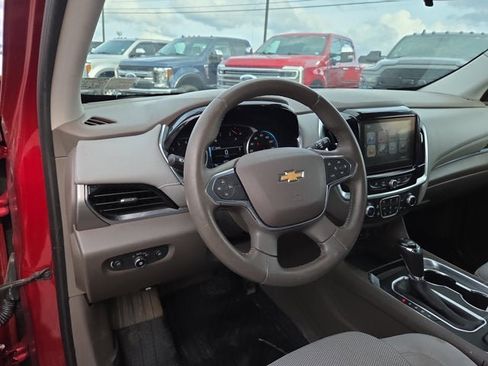 Used 2018 Chevrolet Traverse LT image 8