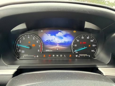 Used 2024 Ford Explorer XLT AWD/4WD image 26
