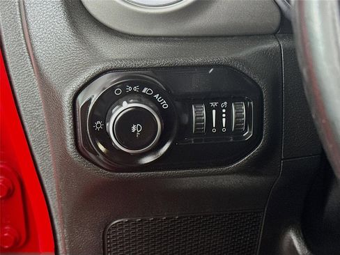 Used 2020 Jeep Wrangler Unlimited Sahara AWD/4WD image 10