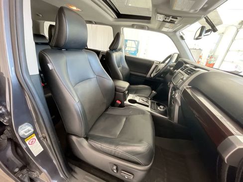 Used 2016 Toyota 4Runner Limited AWD/4WD image 25