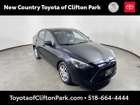 Used 2017 Toyota Yaris iA image 1