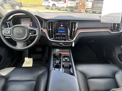 Used 2023 Volvo S60 B5 Plus w/ Climate Package FWD image 10