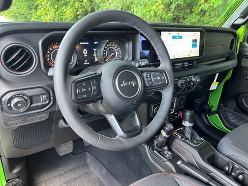 Used 2025 Jeep Wrangler Rubicon w/ Xtreme 35 Tire Package AWD/4WD image 22