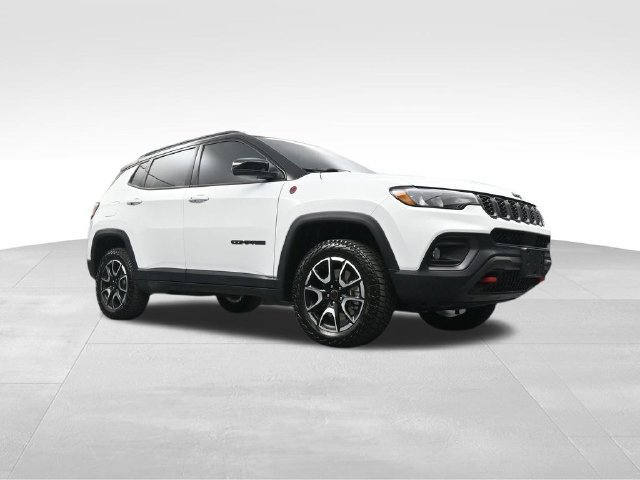 Used 2026 Jeep Compass Trailhawk AWD/4WD image 19