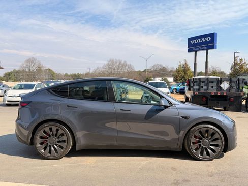 Used 2022 Tesla Model Y Performance image 6