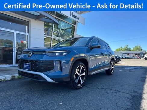 Certified 2025 Volkswagen Tiguan SE w/ Panoramic Sunroof Package AWD/4WD image 2
