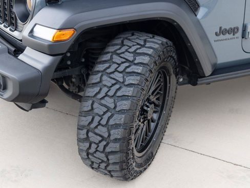 Used 2024 Jeep Wrangler Unlimited Sport AWD/4WD image 9