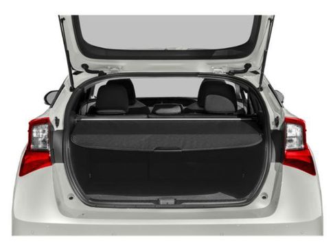 Used 2022 Toyota Prius LE image 11